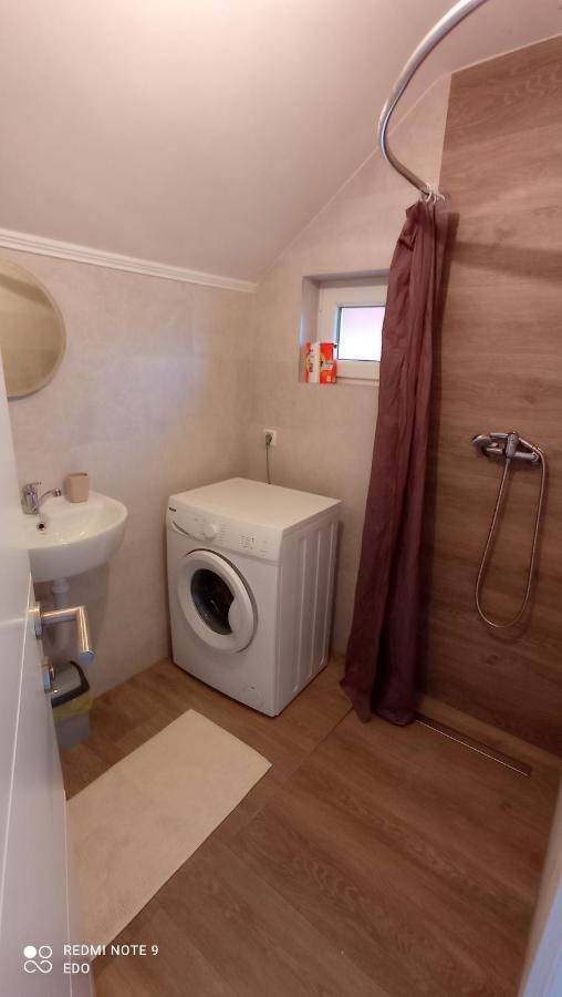Ed Apartman SJJ Buitenkant foto